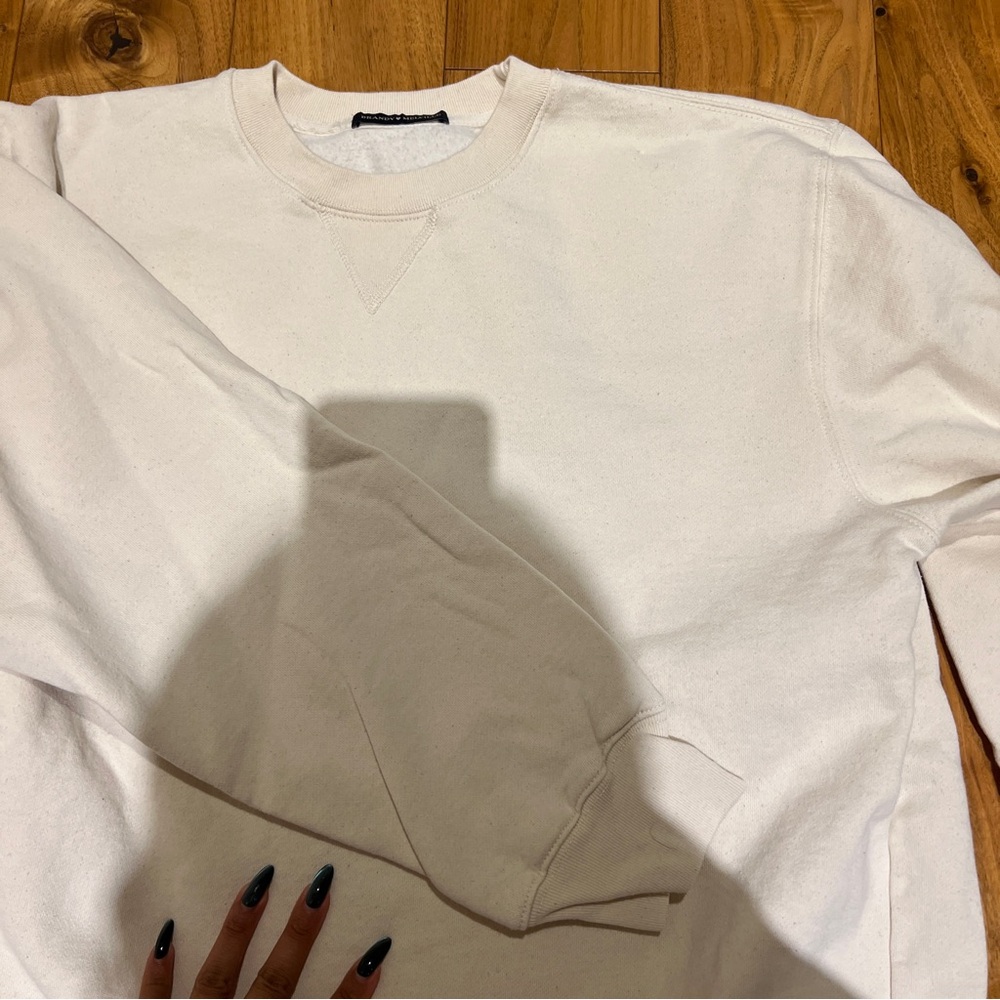 Brandy Melville Cream Sweatshirt - Picture 3 of 4
